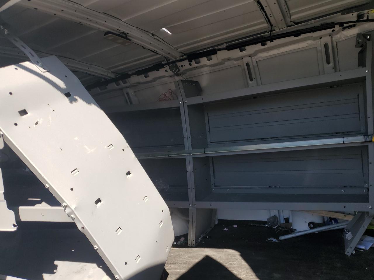 Chevrolet Express Image 13