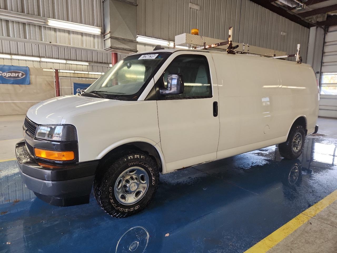 Chevrolet Express Image 1