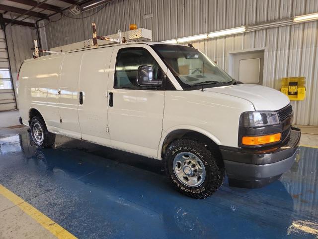 Chevrolet Express Image 4