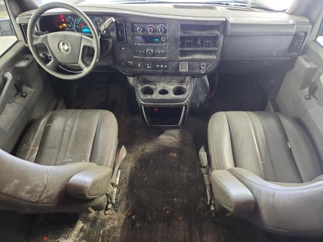 Chevrolet Express Image 6