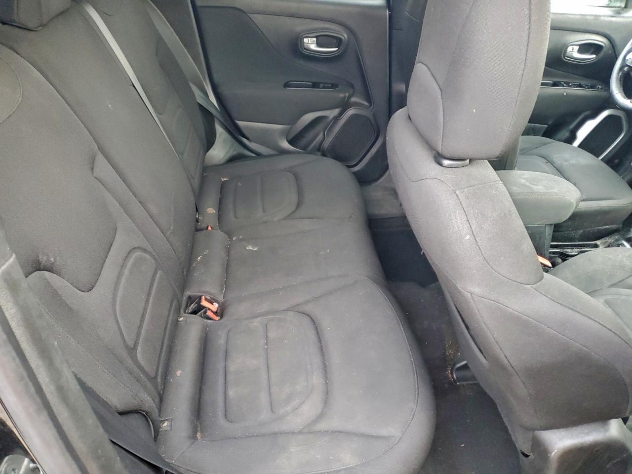 Jeep Renegade Latitude Image 6