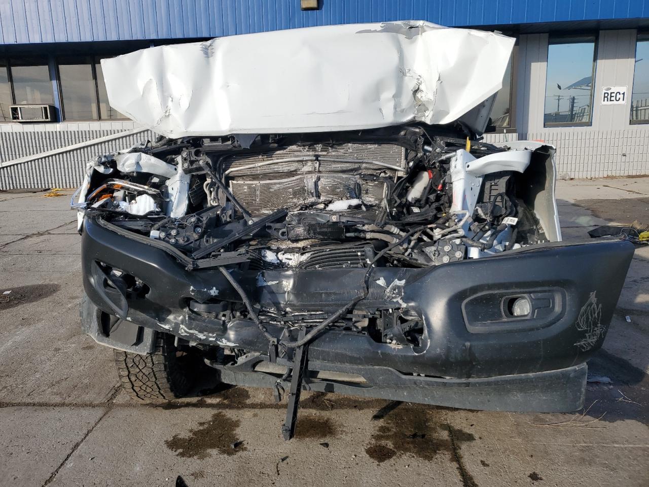 Ram 2500 Tradesman Image 2