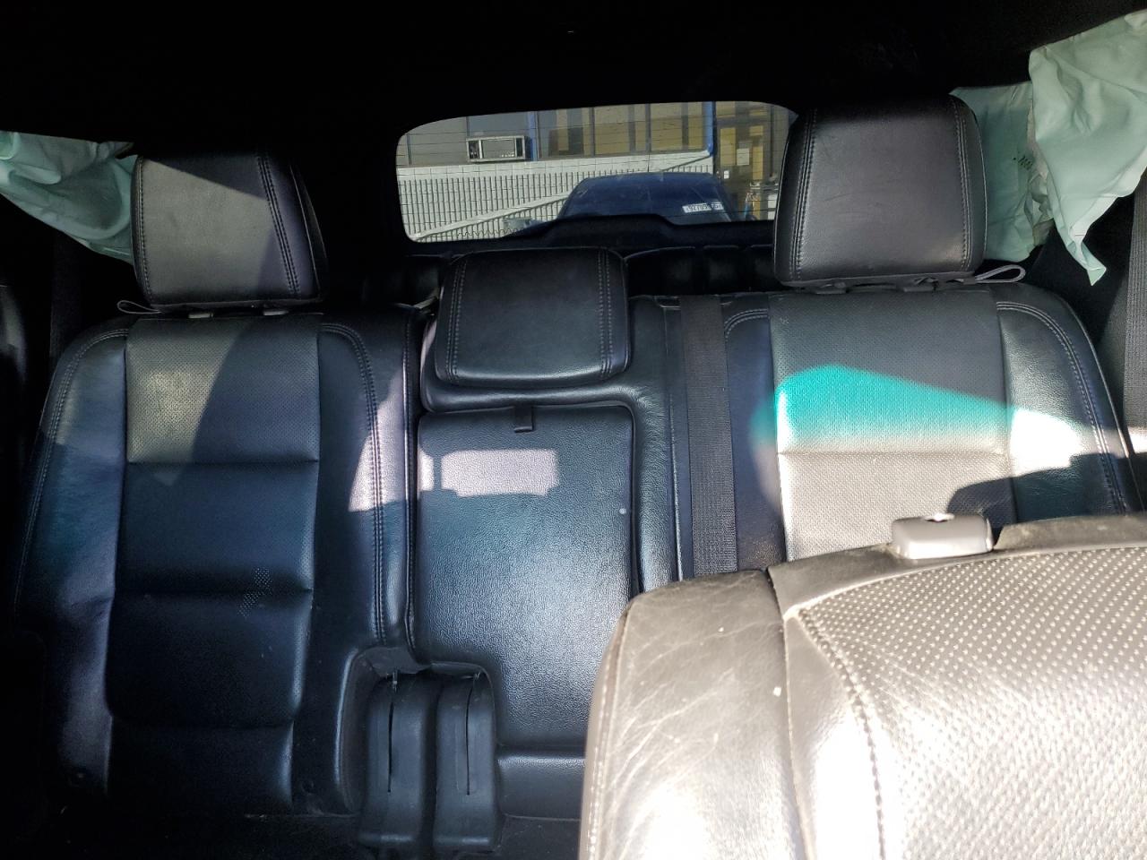 Ford Explorer Limited Image 10