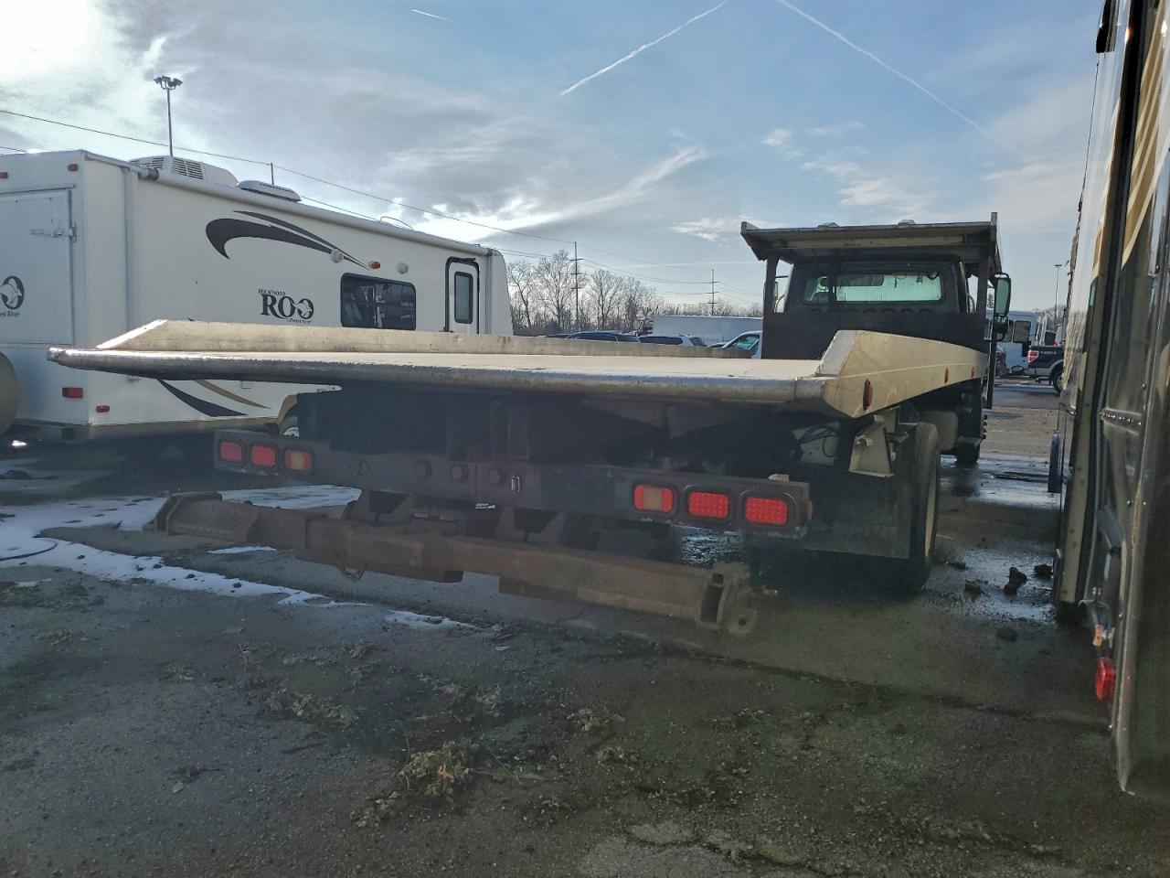 Freightliner M2 106 Medium Duty Image 4