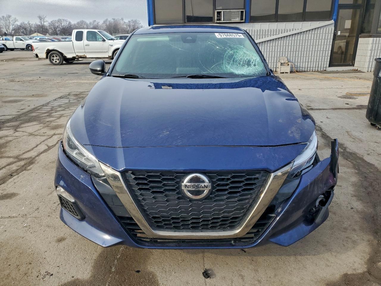 Nissan Altima Sr Image 12