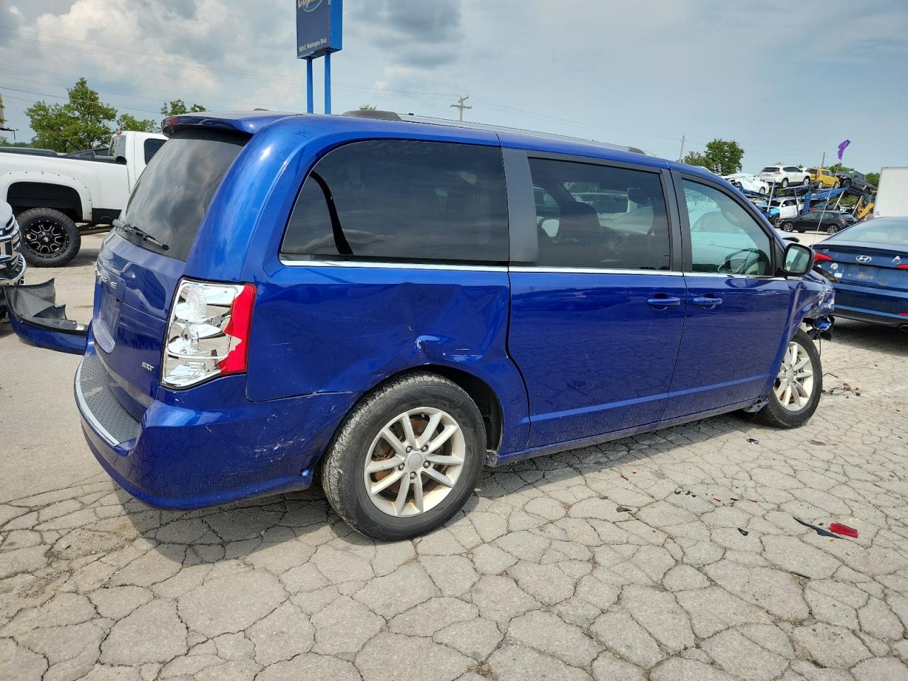 Dodge Caravan Sxt Image 3