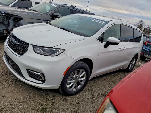  Salvage Chrysler Pacifica