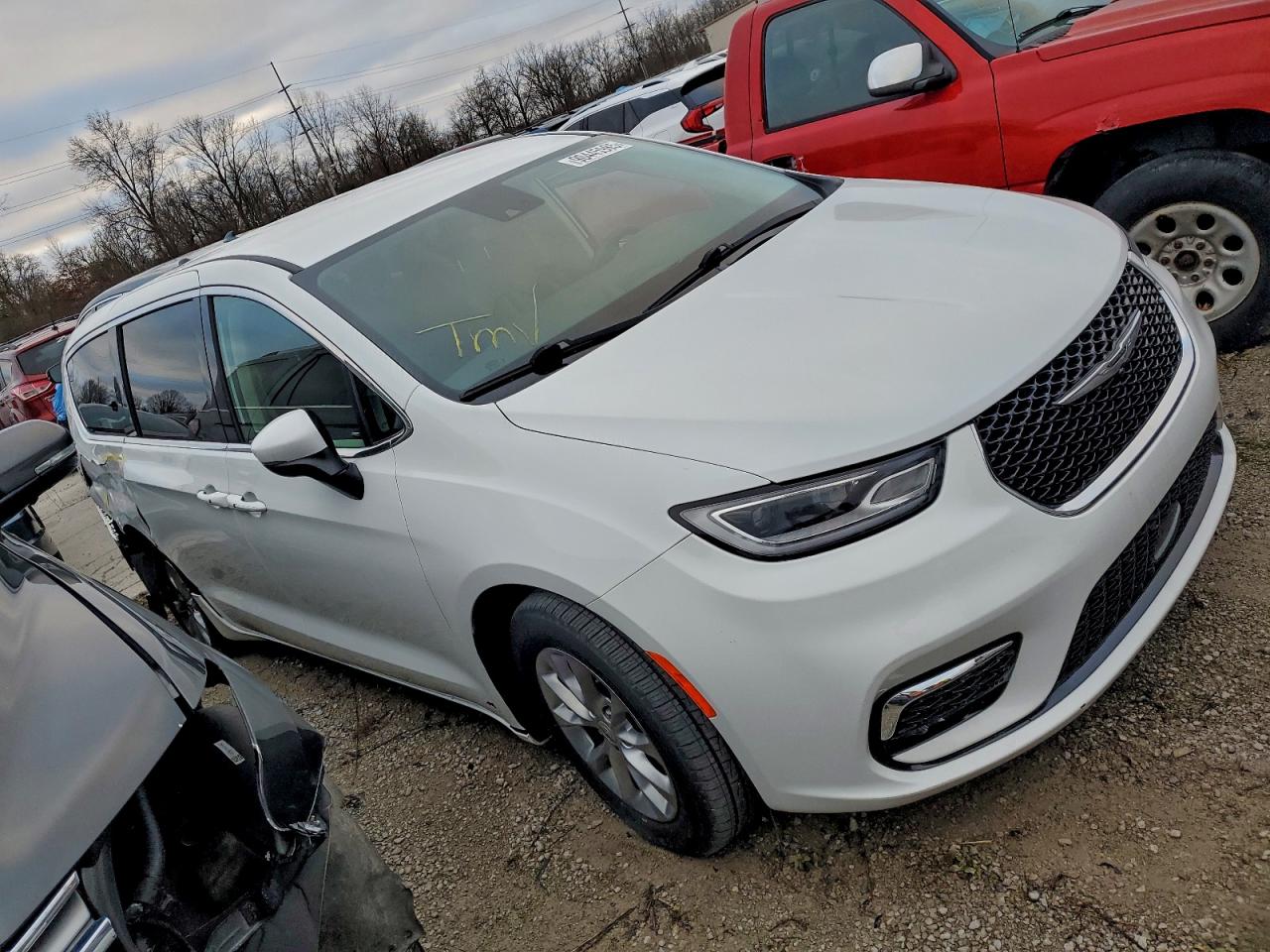 Chrysler Pacifica Touring L Image 10