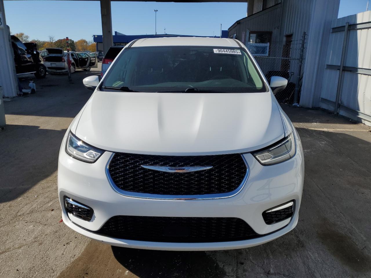 Chrysler Pacifica Touring L Image 7