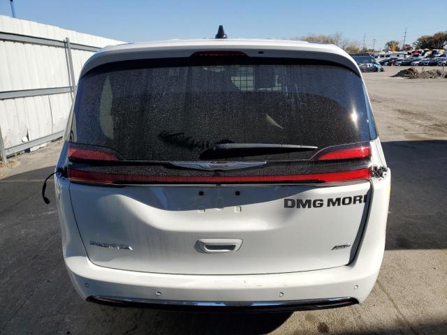 Chrysler Pacifica Touring L Image 12