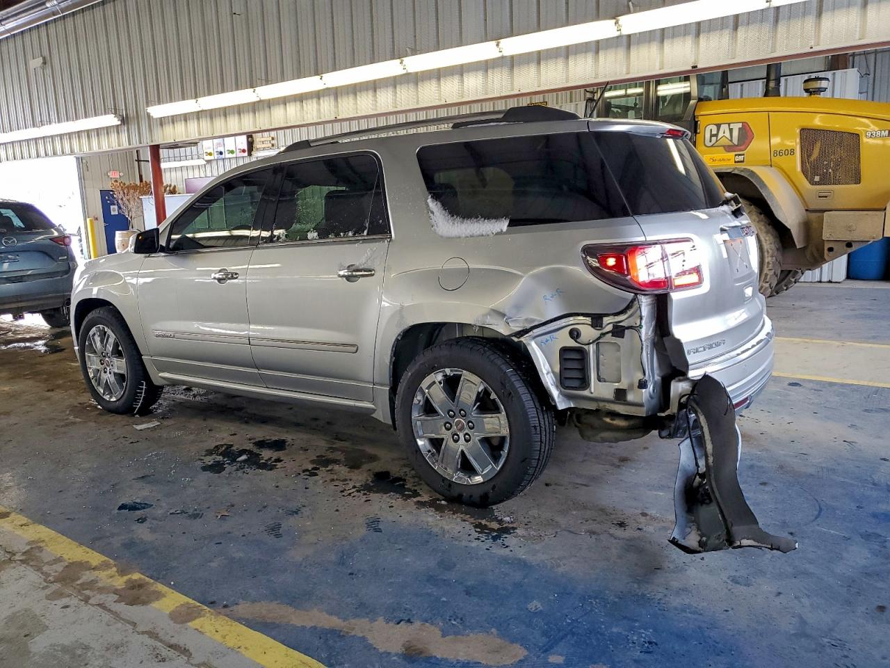 GMC Acadia Denali Image 3