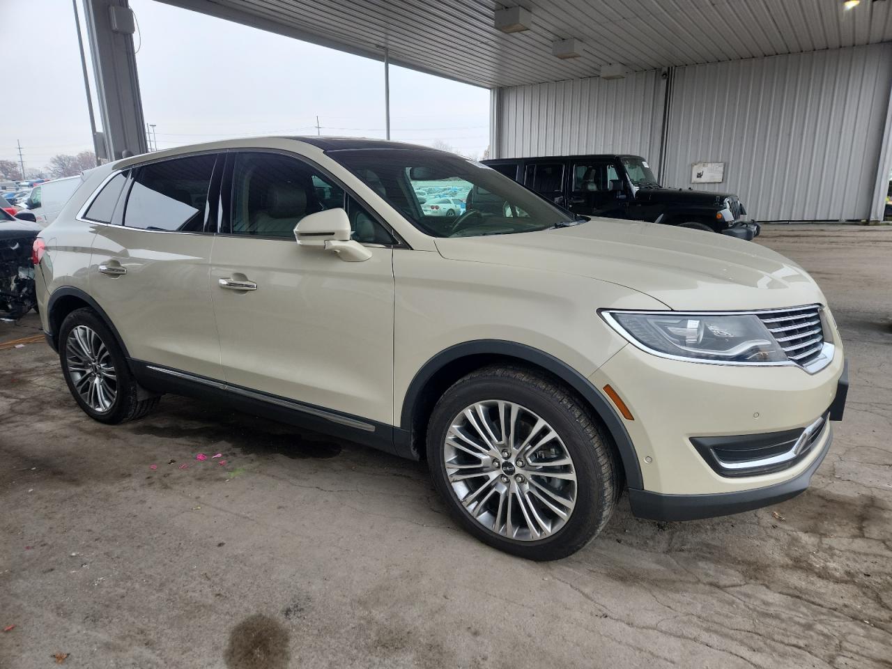 Lincoln MKX Reserve Image 3