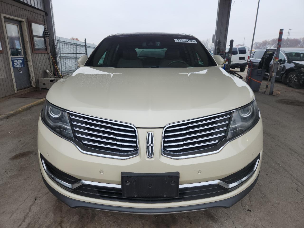 Lincoln MKX Reserve Image 6