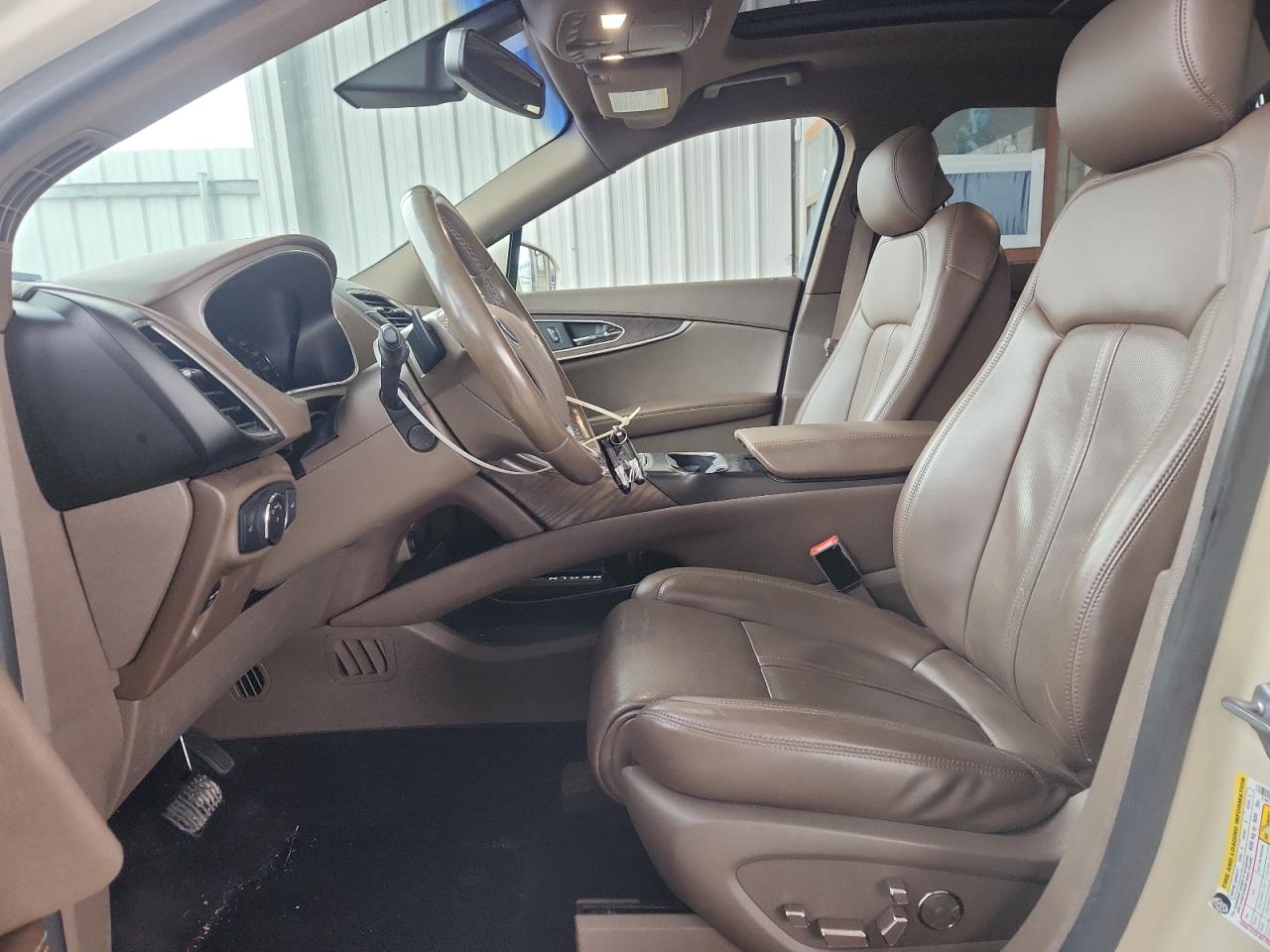 Lincoln MKX Reserve Image 2