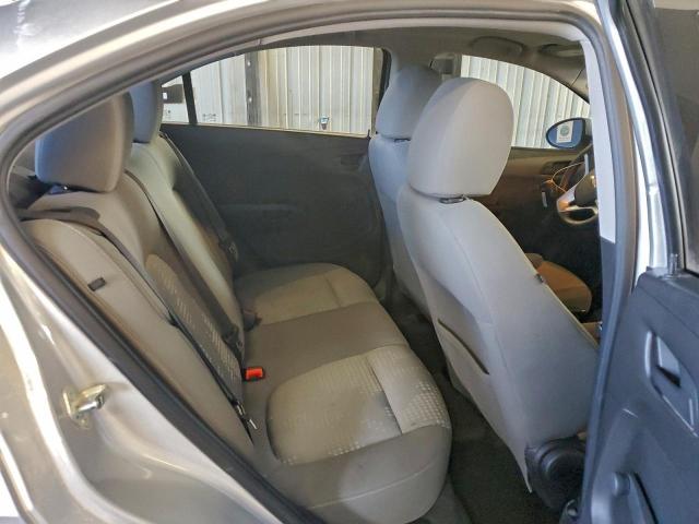 Chevrolet Sonic Ls Image 12