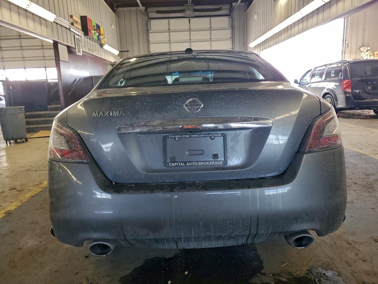 Nissan Maxima S Image 12