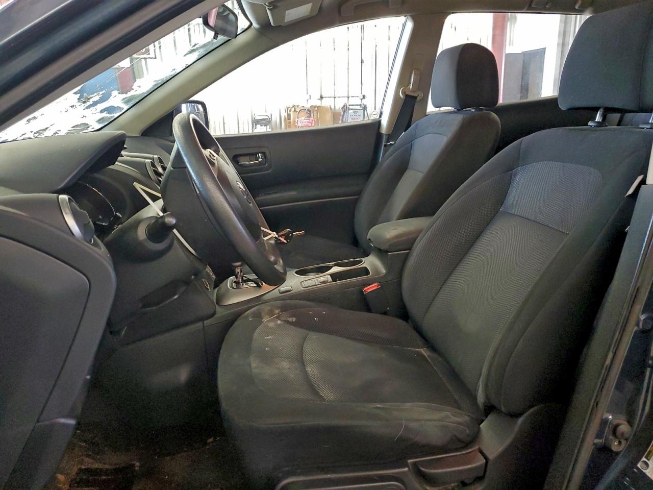 Nissan Rogue S Image 5