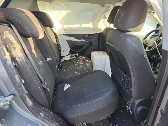 Chevrolet Trax Ls Image 2