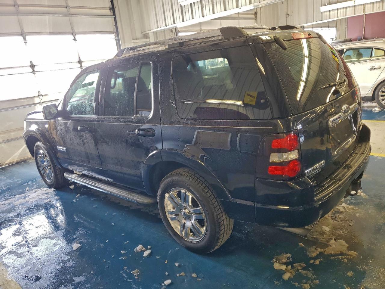Ford Explorer Limited Image 2