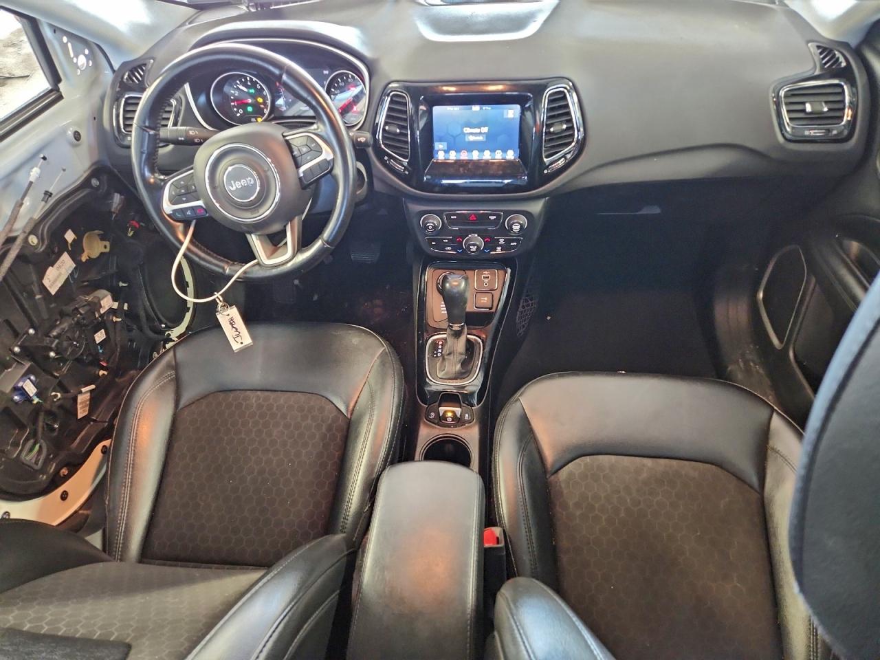 Jeep Compass Latitude Image 12